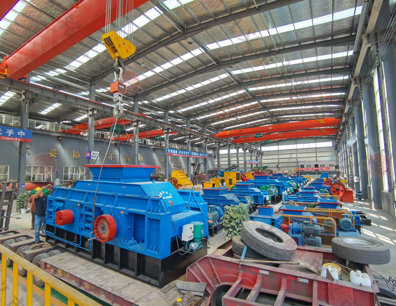  鵝卵石對輥制砂機多少錢一臺？