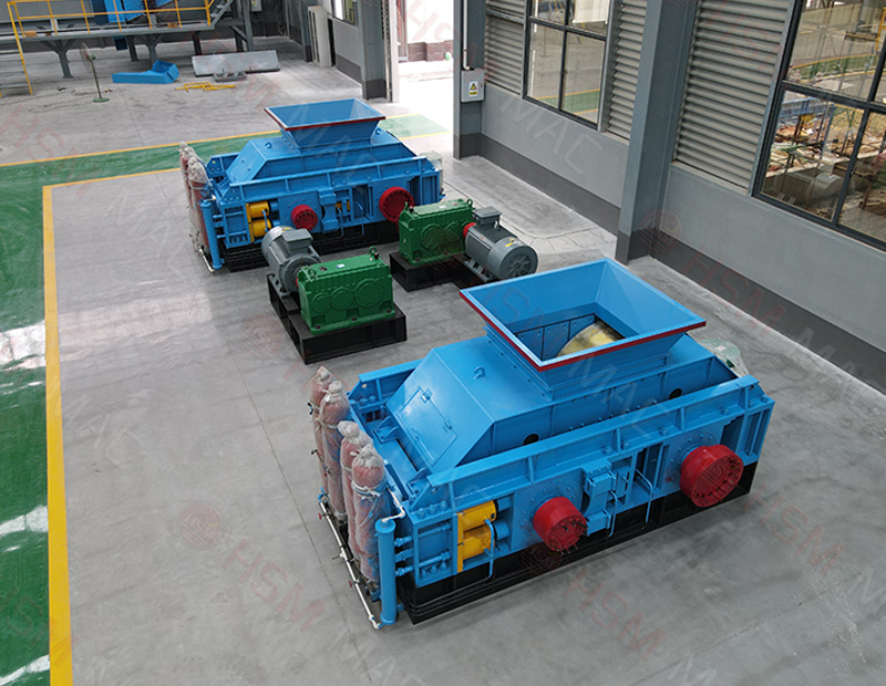 水泥灰巖破碎機，水泥灰巖對輥破碎機廠家，大型液壓對輥制砂機價格1